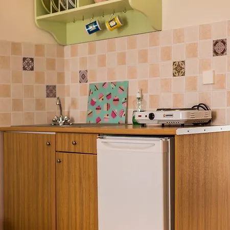 アパートホテル Elaias Gi