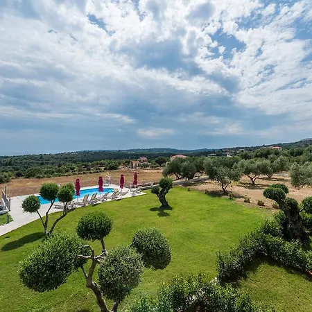 Aparthotel Elaias Gi 4*