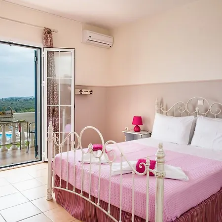 Elaias Gi Aparthotel