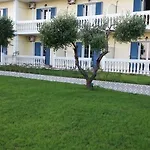 Ξενοδοχείο με διαμερίσματα Elaias Gi 4*
