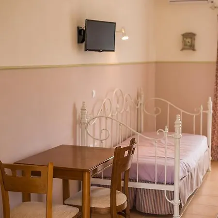 Elaias Gi Lejlighedshotel Mousata