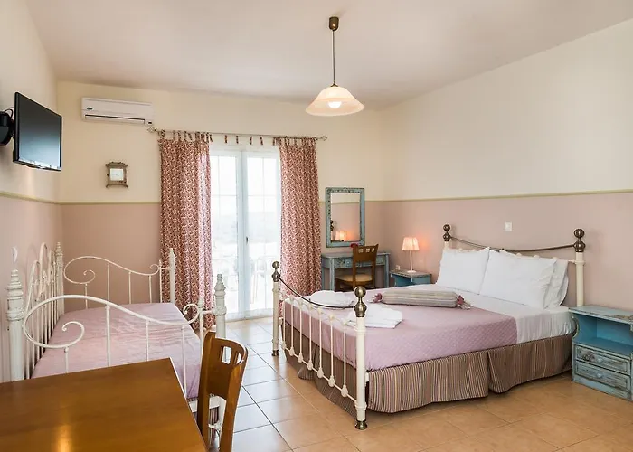 Elaias Gi Aparthotel 4*